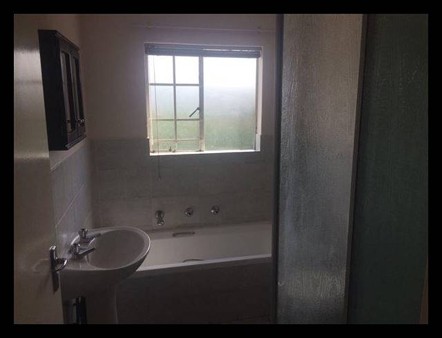 2 BEDROOM PROPERTY TO RENT IN WILGEHEUWEL
